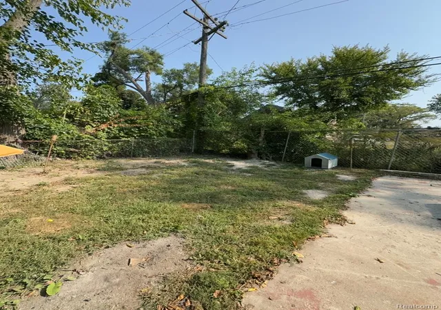 Photo 3 of Single family home for sale at 12628 Washburn St, Detroit, MI 48238 | MLS# 20261053077 | Listing updated on 2026-09-23