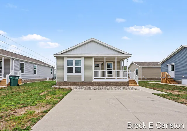 Photo 1 of Sale Pending at 1283 E Ellis Rd #28, Norton Shores, MI 49441 | MLS# 71026035295 | Listing updated on 2026-09-02