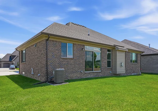 Photo 4 of Single family home for sale at 55611 Bay Oaks Ct, Utica, MI 48315 | MLS# 58050214451 | Listing updated on 2026-07-10