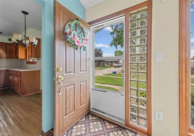 Photo 4 of Single family home for sale at 19824 Sussex St, Saint Clair Shores, MI 48081 | MLS# 58050214455 | Listing updated on 2026-09-17