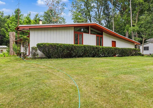 Photo 3 of Single family home for sale at 158 Reyn Cir, Battle Creek, MI 49015 | MLS# 64026035315 | Listing updated on 2026-09-06