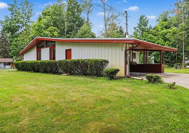 Photo 3 of Single family home for sale at 158 Reyn Cir, Battle Creek, MI 49015 | MLS# 64026035315 | Listing updated on 2026-09-06