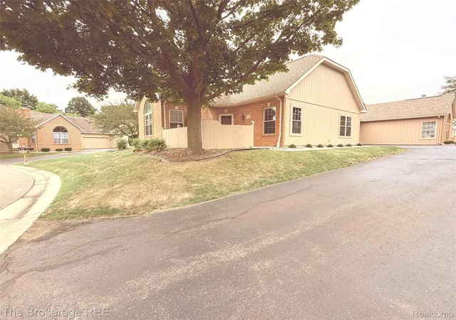 Photo 1 of Condo for sale at 610 Perry Crk Dr, Grand Blanc, MI 48439 | MLS# 20261053101 | Listing updated on 2026-07-31