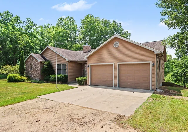 2nd image of 40305 14Th Ave, Bloomingdale, MI 49026 | MLS# 66026035321