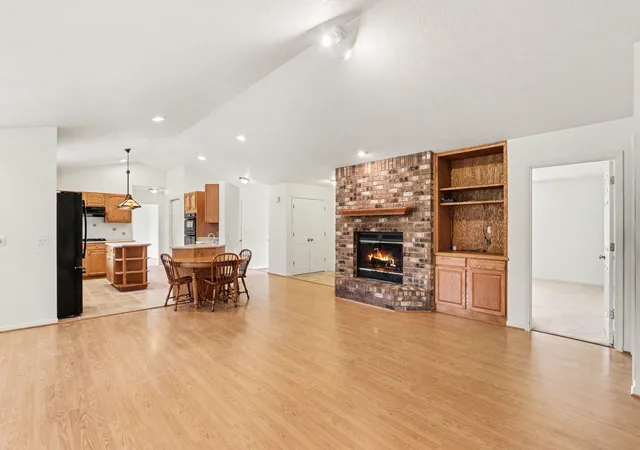 4th image of 40305 14Th Ave, Bloomingdale, MI 49026 | MLS# 66026035321