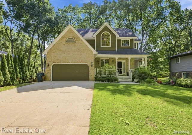 2nd image of 2475 Horace St, West Bloomfield, MI 48324 | MLS# 20261053103