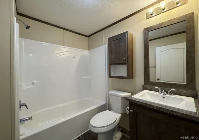Photo 3 of Single family home for sale at 40 Sparrow Hl, Orion Charter Township Oakland, MI 48359 | MLS# 20261053121 | Listing updated on 2026-07-29