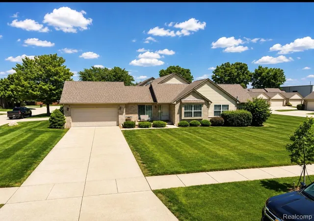 Photo 1 of Sale Pending at 37750 Chase Run Dr #24, Sterling Heights, MI 48310 | MLS# 20261053124 | Listing updated on 2026-07-26