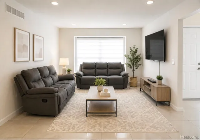 Listing Photo 3 - Condo for sale in building located at 37750 Chase Run Dr, Sterling Heights, MI 48310 - Unit #24