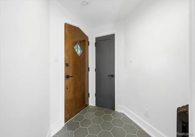 Photo 4 of Single family home for sale at 18084 Birchcrest Dr, Detroit, MI 48221 | MLS# 20261053125 | Listing updated on 2026-09-17