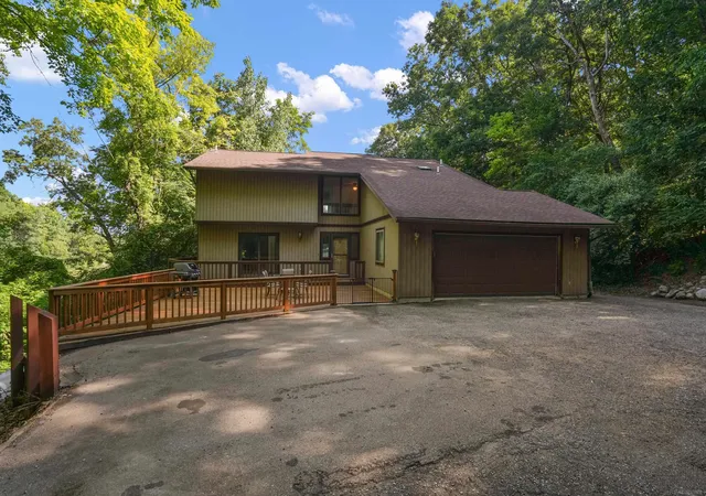 Photo 2 of Single family home for sale at 11535 Longden Ave, Pinckney, MI 48169 | MLS# 58050214482 | Listing updated on 2026-09-12