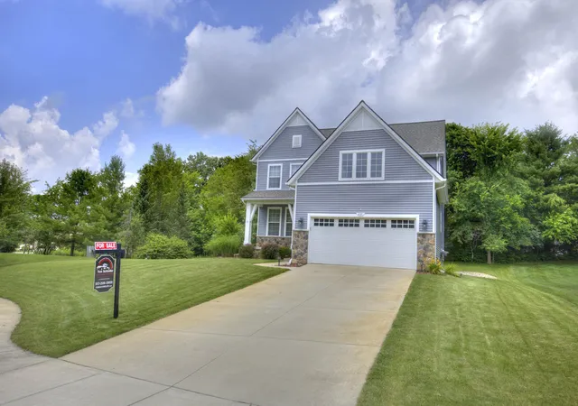 Photo 3 of Single family home for sale at 4070 Magnolia Pkwy, Jackson, MI 49201 | MLS# 55026035345 | Listing updated on 2026-09-13