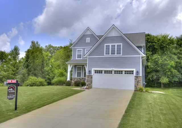 Photo 4 of Single family home for sale at 4070 Magnolia Pkwy, Jackson, MI 49201 | MLS# 55026035345 | Listing updated on 2026-09-13