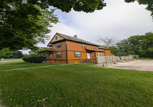 Photo 3 of Multi family home for sale at 403 N Fayette St, Saginaw, MI 48602 | MLS# 61050214486 | Listing updated on 2026-09-02