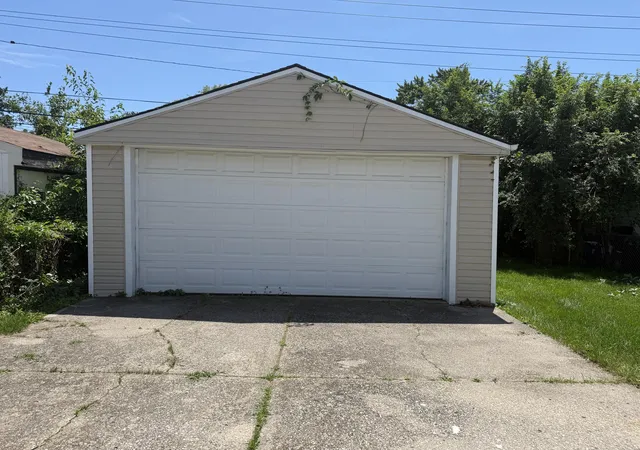 23rd image of 1422 E Granet Ave, Hazel Park, MI 48030 | MLS# 81026035353