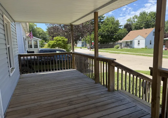 2nd image of 1422 E Granet Ave, Hazel Park, MI 48030 | MLS# 81026035353