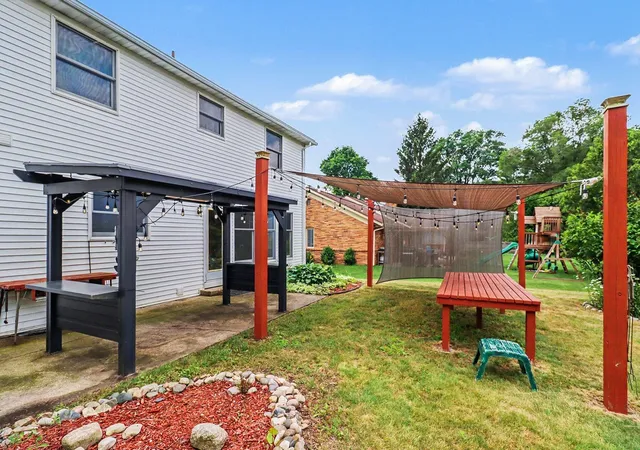 2nd image of 515 E Pine St, Fremont, MI 49412 | MLS# 72026035358