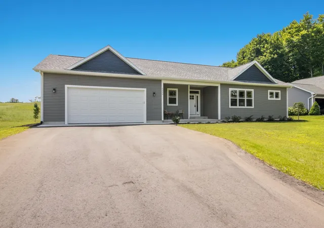 Photo 2 of Single family home for sale at 1546 Oban Way, Traverse City, MI 49696 | MLS# 78080070931 | Listing updated on 2026-09-06