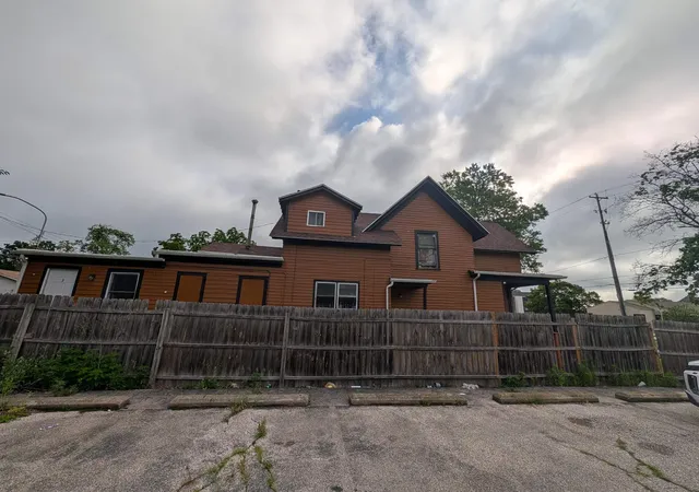 Photo 2 of Multi family home for sale at 417 N Fayette St, Saginaw, MI 48602 | MLS# 61050214489 | Listing updated on 2026-09-02