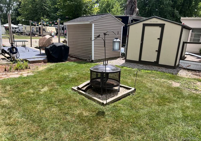 Photo 5 of Single family home for sale at 10001 Goodall Rd, Durand, MI 48429 | MLS# 20261053141 | Listing updated on 2026-09-05