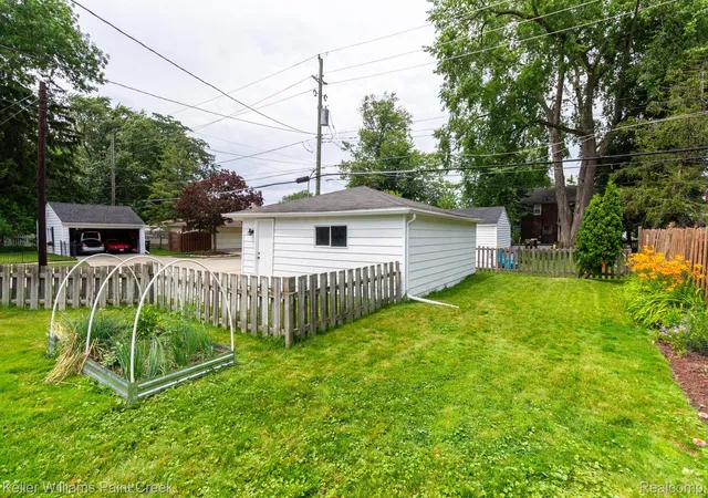 5th image of 1466 Hampton Rd, Grosse Pointe Woods, MI 48236 | MLS# 20261053142