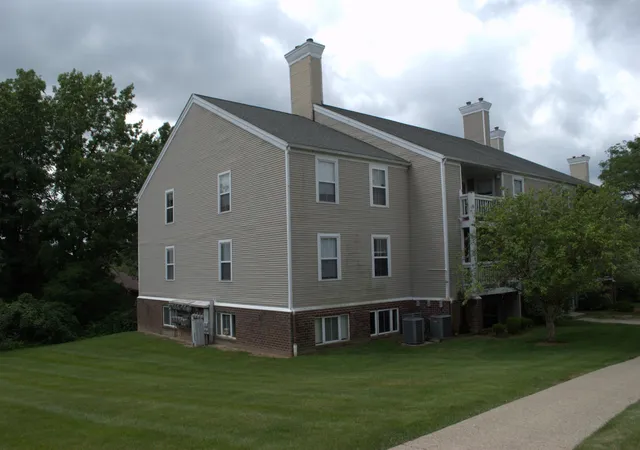 Photo 1 of Sale Pending at 101 Fieldcrest St #302, Ann Arbor, MI 48103 | MLS# 81026035370 | Listing updated on 2026-08-28