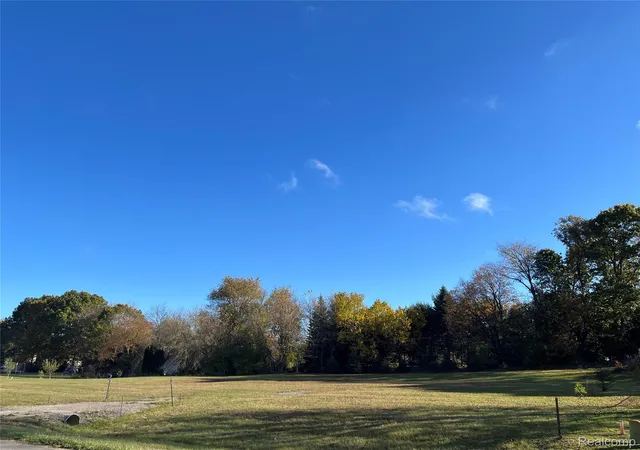 Photo 1 of Sale Pending at 4640 Melanie Ln, White Lake, MI 48383 | MLS# 20261053159 | Listing updated on 2026-09-15