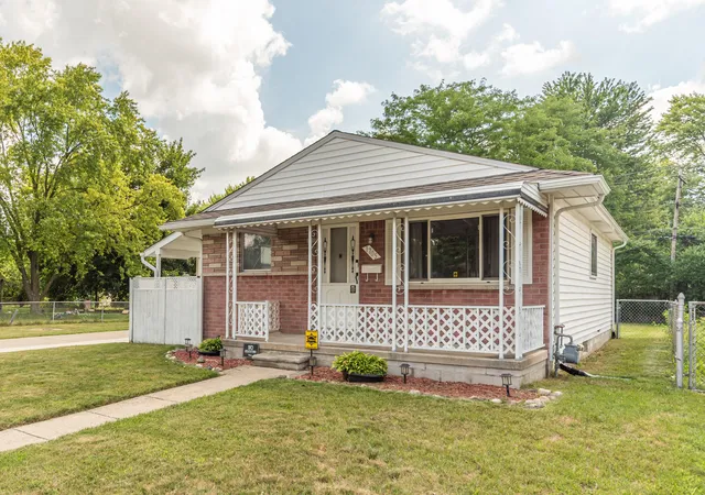 Photo 2 of Single family home for sale at 1705 Smith Ave, Ypsilanti, MI 48198 | MLS# 81026035388 | Listing updated on 2026-09-11