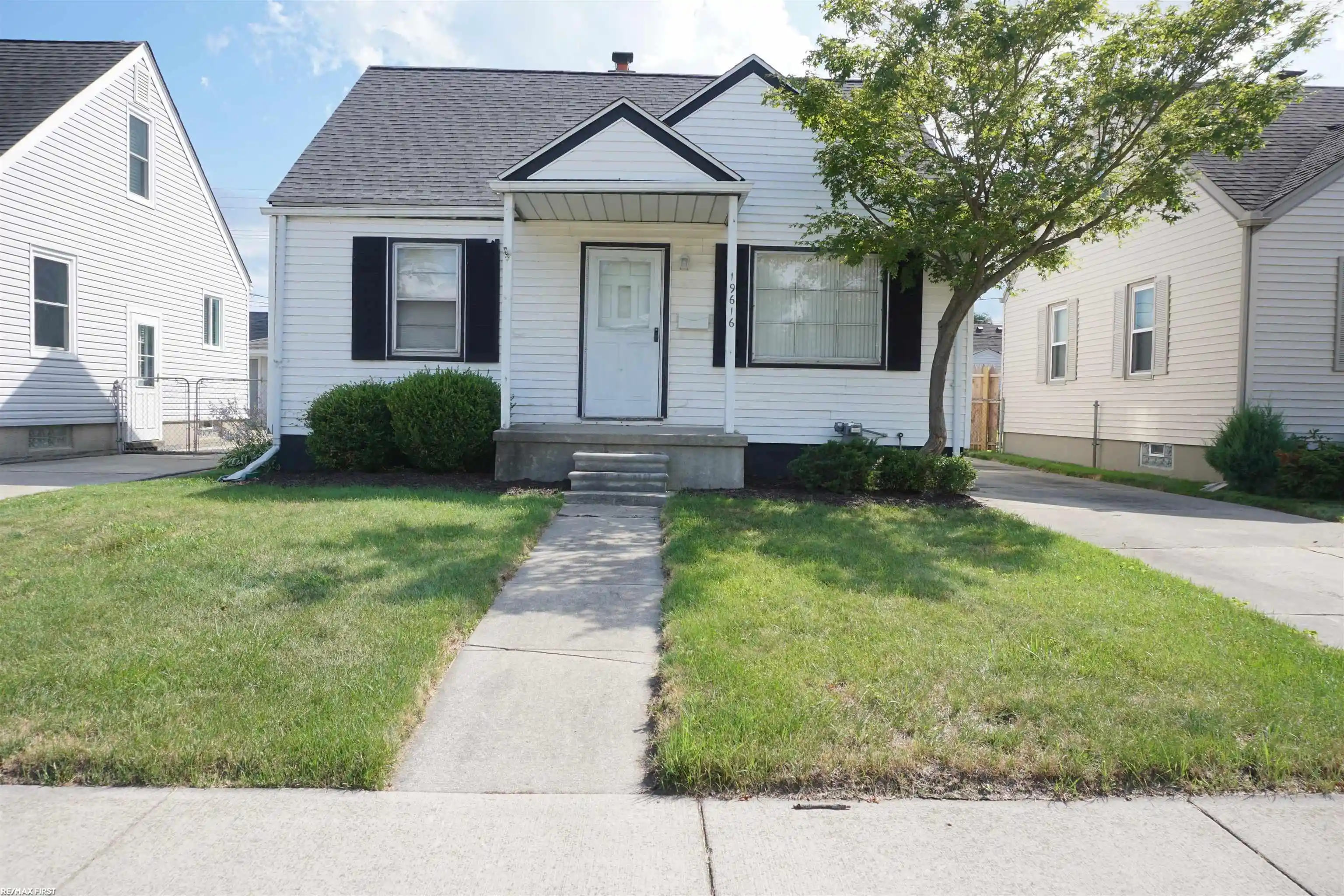 Photo 1 of Sale Pending at 19616 Rosedale St, Saint Clair Shores, MI 48080 | MLS# 58050214504 | Listing updated on 2026-09-30
