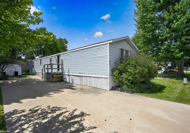 Photo 3 of Single family home for sale at 14278 Bronte Dr, Shelby Township, MI 48315 | MLS# 58050214505 | Listing updated on 2026-09-05