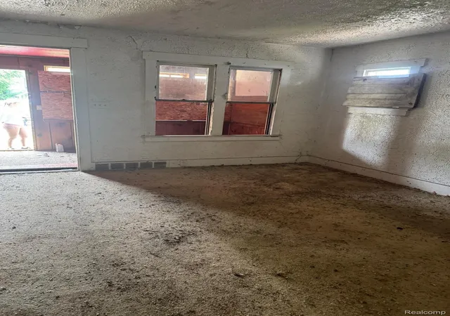 Photo 2 of Single family home for sale at 2509 Brown St, Flint, MI 48503 | MLS# 20261053170 | Listing updated on 2026-09-13