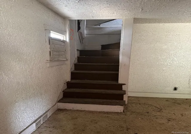 Photo 3 of Single family home for sale at 2509 Brown St, Flint, MI 48503 | MLS# 20261053170 | Listing updated on 2026-09-13