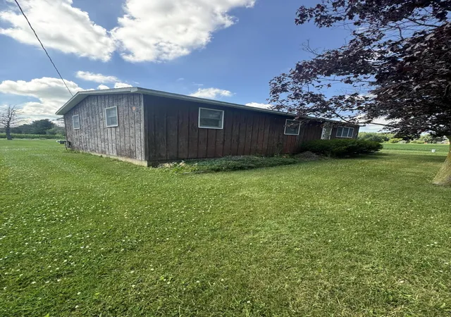 Photo 2 of Single family home for sale at 1247 N Steel Rd, Merrill, MI 48637 | MLS# 65026035397 | Listing updated on 2026-07-11