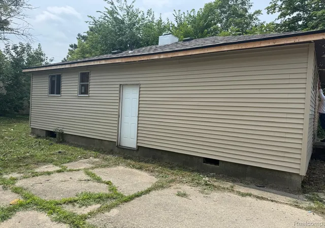 Photo 1 of Single family home for sale at 2825 Reynolds St, Flint, MI 48503 | MLS# 20261053174 | Listing updated on 2026-09-13