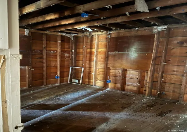 Photo 2 of Single family home for sale at 2825 Reynolds St, Flint, MI 48503 | MLS# 20261053174 | Listing updated on 2026-09-13