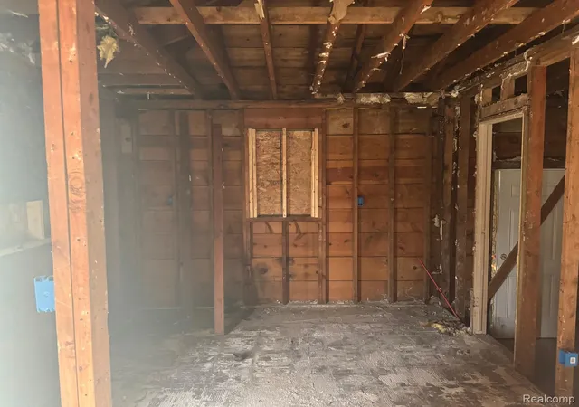 Photo 3 of Single family home for sale at 2825 Reynolds St, Flint, MI 48503 | MLS# 20261053174 | Listing updated on 2026-09-13