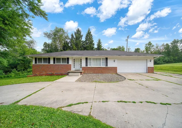 Photo 1 of Single family home for sale at 4802 Forrister Rd, Adrian, MI 49221 | MLS# 81026035399 | Listing updated on 2026-09-16