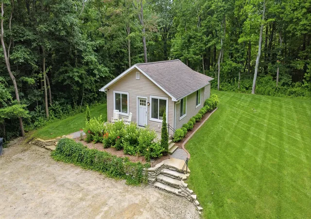 Photo 1 of Single family home for sale at 5912 Madison St, Coloma, MI 49038 | MLS# 69026035406 | Listing updated on 2026-07-12