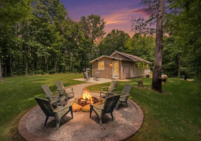 Photo 3 of Single family home for sale at 5912 Madison St, Coloma, MI 49038 | MLS# 69026035406 | Listing updated on 2026-07-12