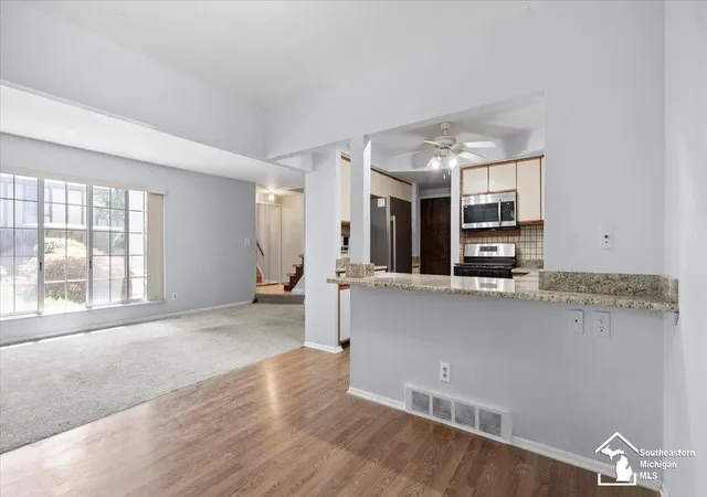 Photo 3 of Condo for sale at 32750 Barclay Sq, Warren, MI 48093 | MLS# 57050214509 | Listing updated on 2026-07-16