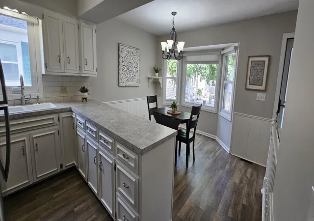 Listing Photo 5 - Condo for sale in building located at 1009 Vlg Ln, Jenison, MI 49428-8376 - Unit #210
