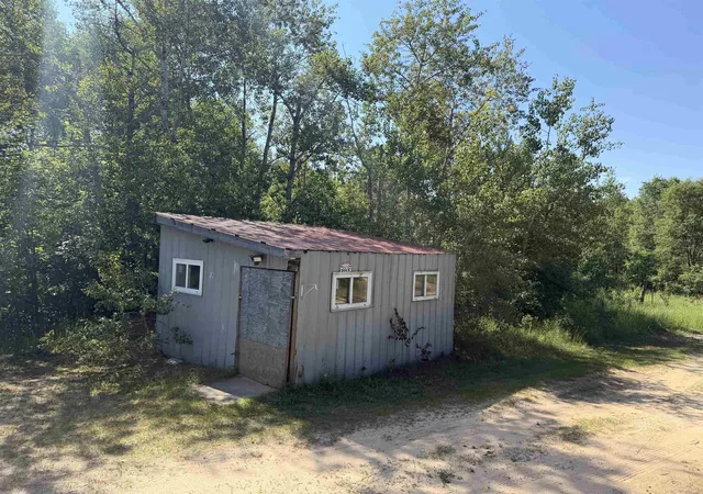 35th image of 8819 Harlan Rd, Copemish, MI 49625 | MLS# 78080070942
