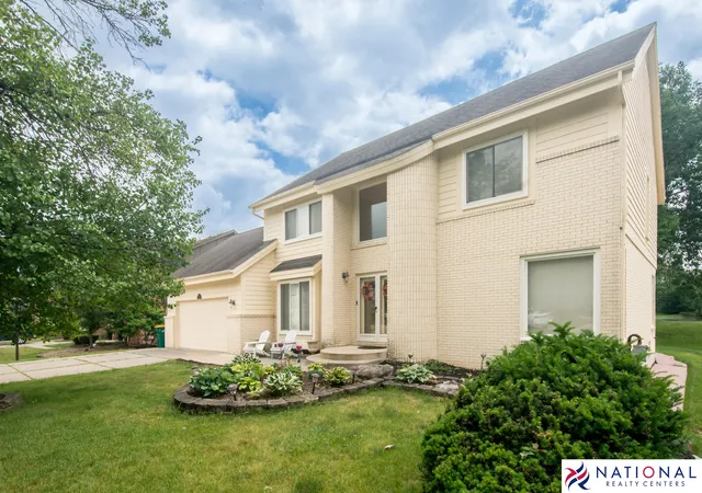 Photo 1 of Single family home for sale at 37709 Glengrove Dr, Farmington Hills, MI 48331 | MLS# 81026035425 | Listing updated on 2026-07-11