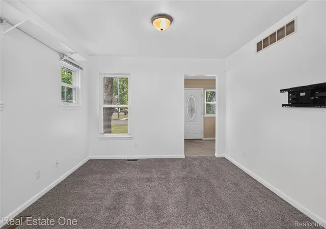 Photo 4 of Single family home for sale at 5749 Wilmer St NW, Westland, MI 48185 | MLS# 20261053194 | Listing updated on 2026-09-03