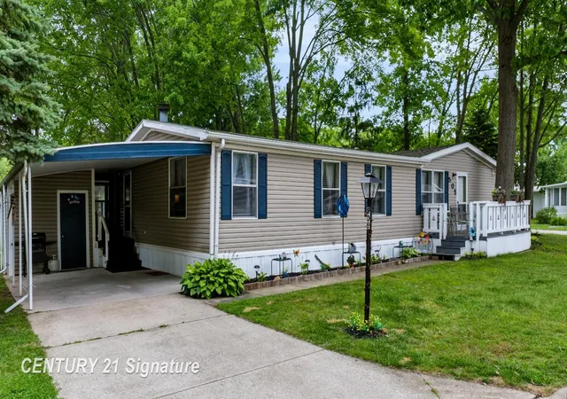 Photo 2 of Single family home for sale at 505 Park Cir, Clio, MI 48420 | MLS# 5050214520 | Listing updated on 2026-07-13
