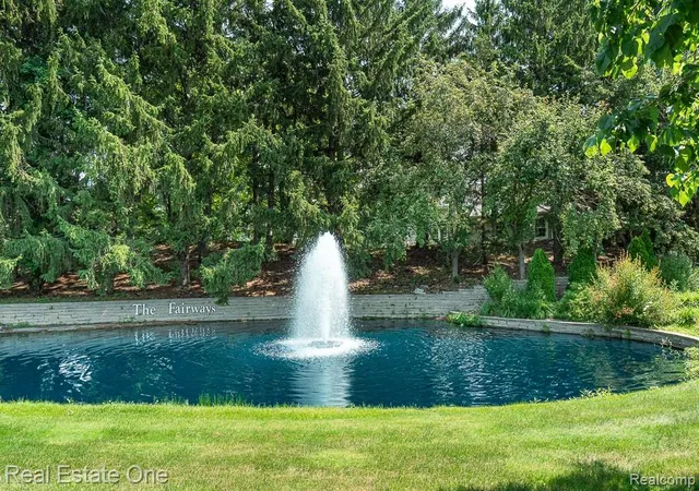 3rd image of 5936 Creekside Dr #87, Troy, MI 48085 | MLS# 20261053220