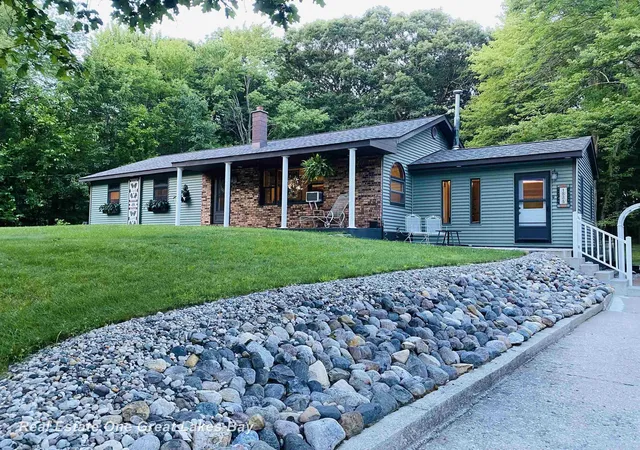 1st image of 1885 S Erskine Rd, Hemlock, MI 48626 | MLS# 61050214532
