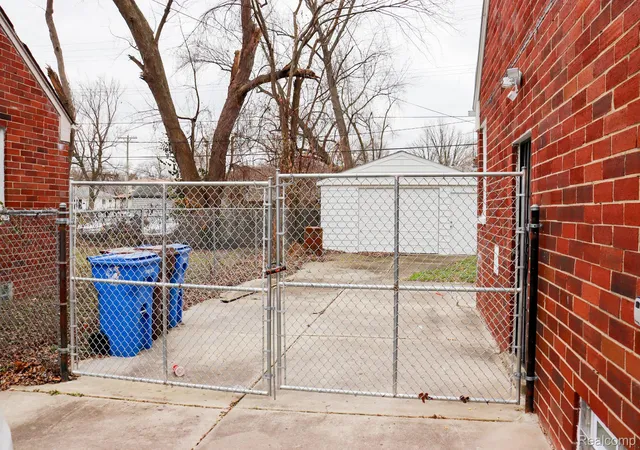 Photo 4 of Single family home for sale at 1338 Helen St, Inkster, MI 48141 | MLS# 20261053228 | Listing updated on 2026-08-27