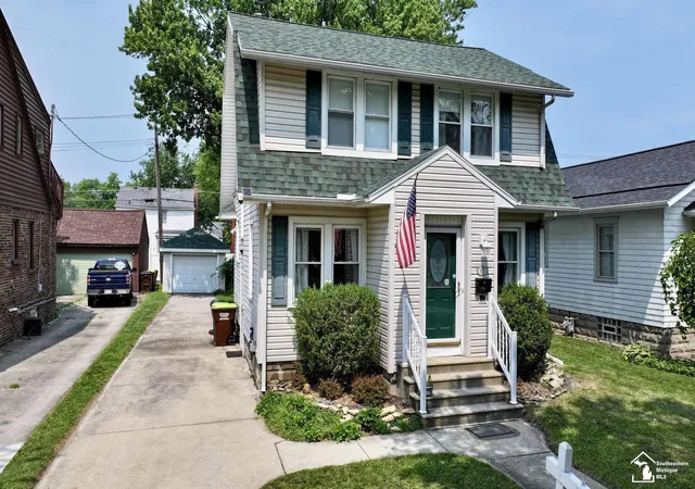 Photo 2 of Single family home for sale at 615 Borgess Ave, Monroe, MI 48162 | MLS# 57050214533 | Listing updated on 2026-08-29