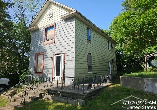 Photo 2 of Single family home for sale at 810 Crapo St, Flint, MI 48503 | MLS# 61050214536 | Listing updated on 2026-07-12